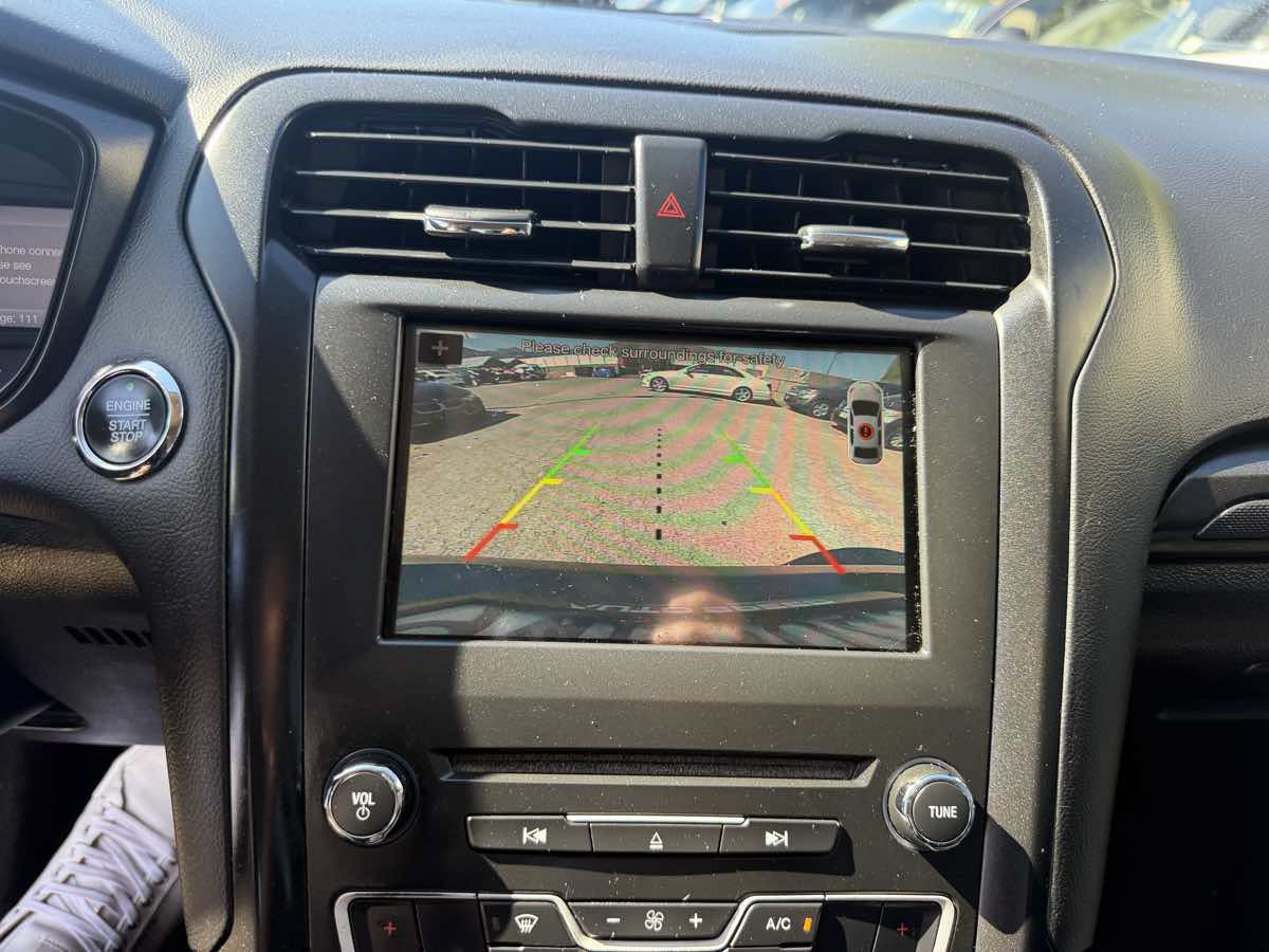 Used 2018 Ford Fusion SE w/ Equipment Group 601A FWD image 13