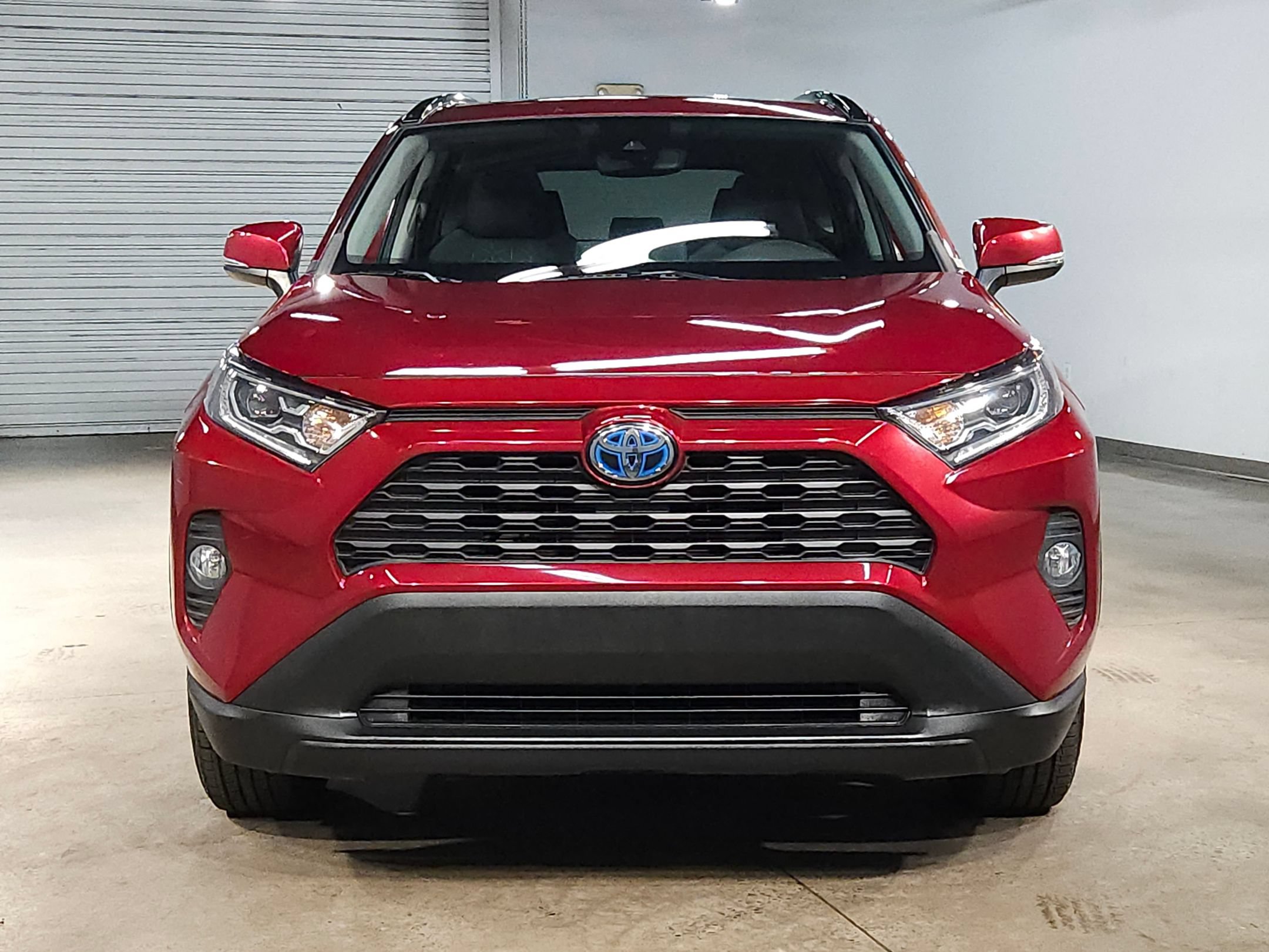 Used 2021 Toyota RAV4 XLE w/ Convenience Package AWD/4WD image 2