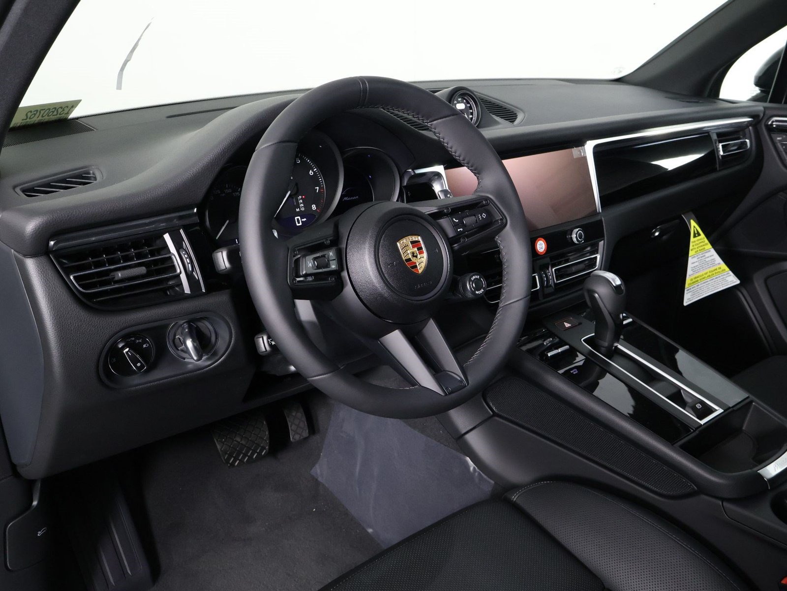 New 2026 Porsche Macan AWD/4WD image 4