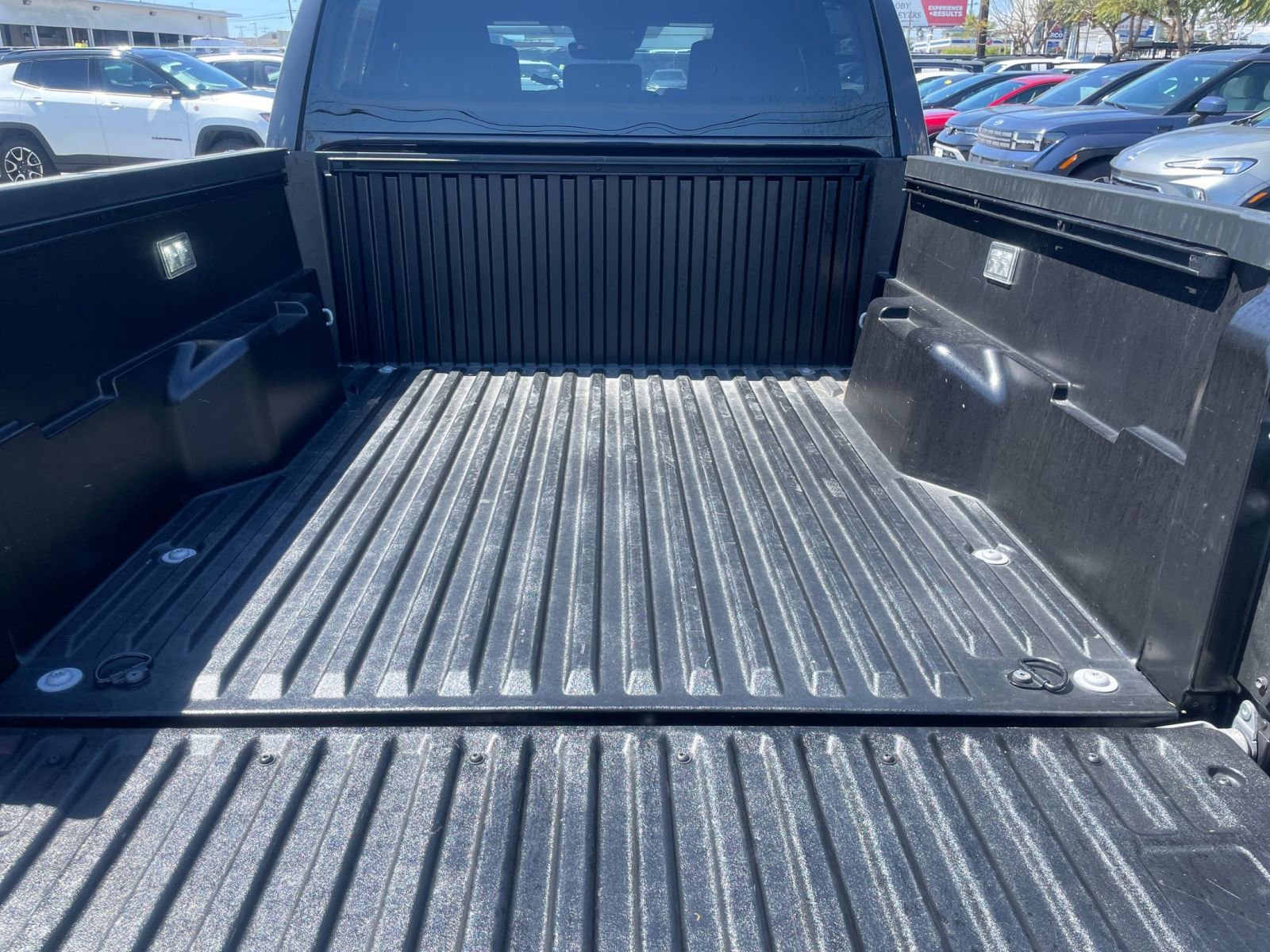 Used 2025 Toyota Tacoma TRD Off-Road AWD/4WD image 32