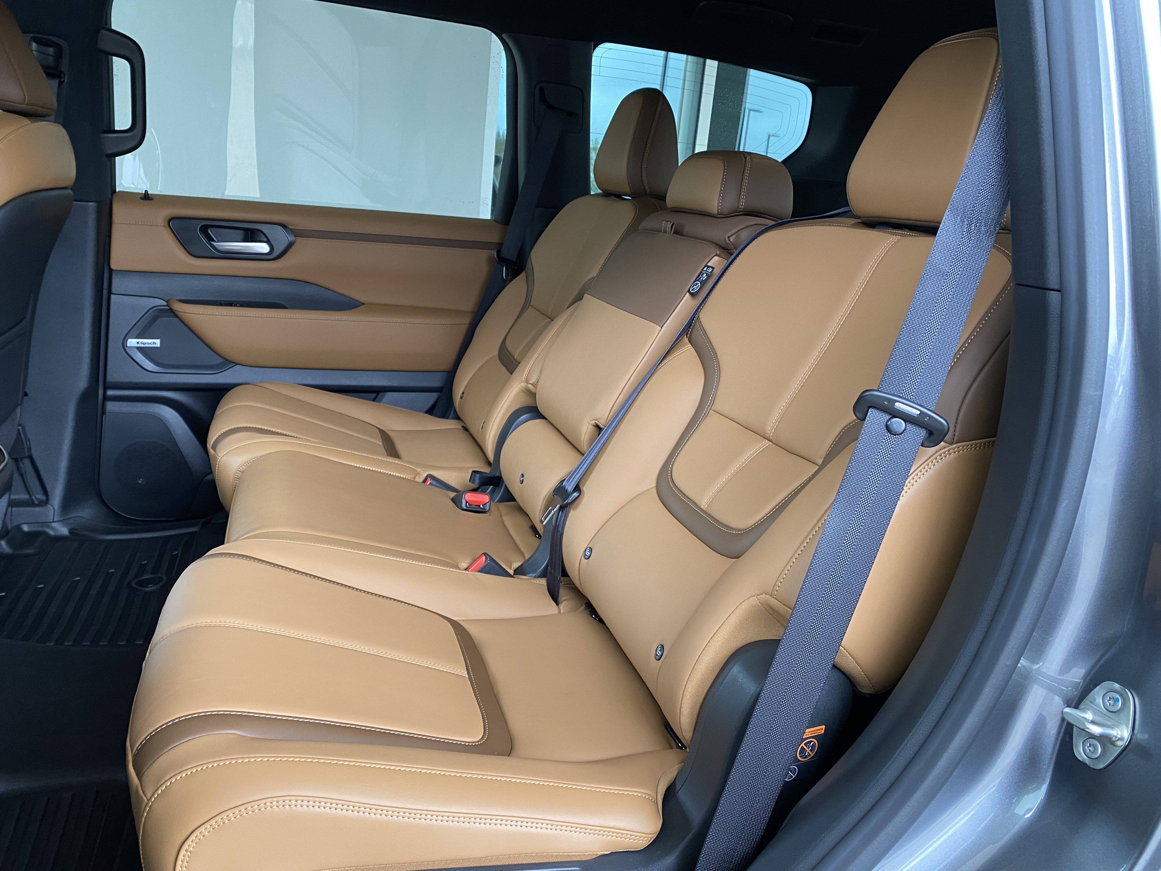 Used 2025 Nissan Armada SL image 36