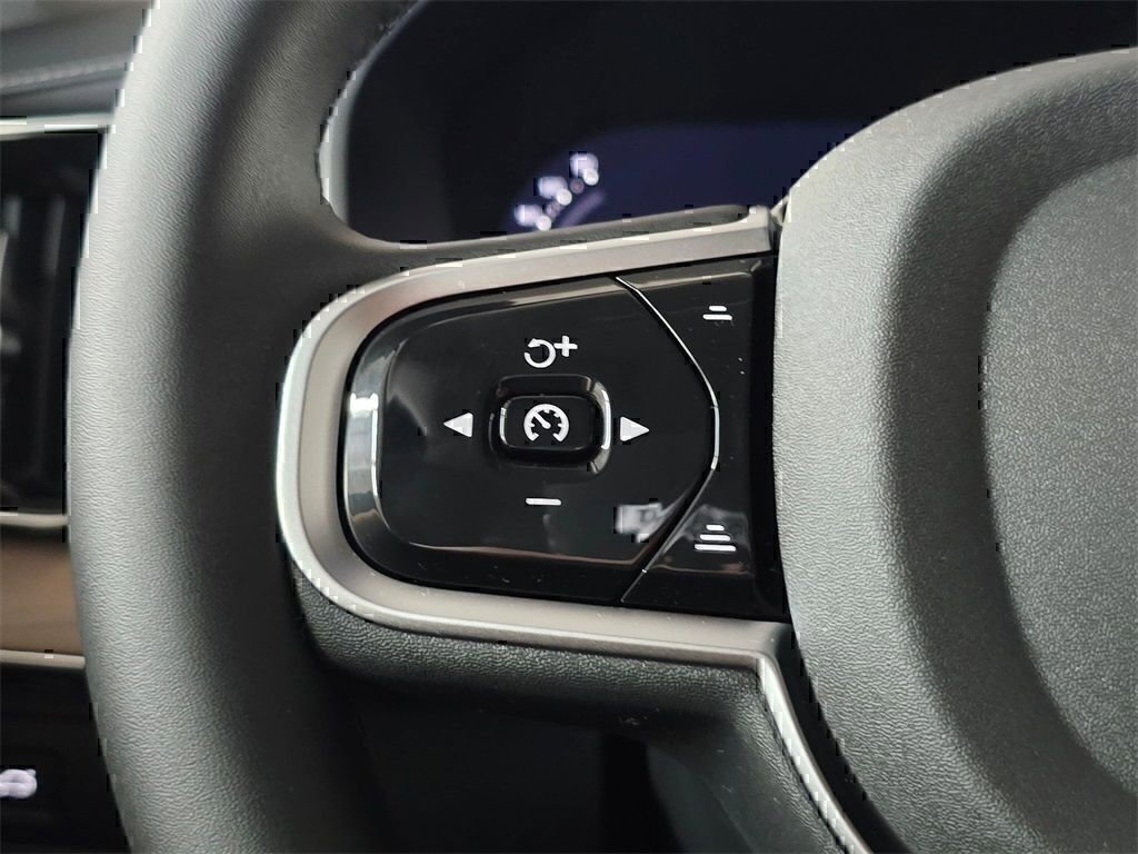 New 2026 Volvo XC90 B5 Core w/ Protection Package image 30