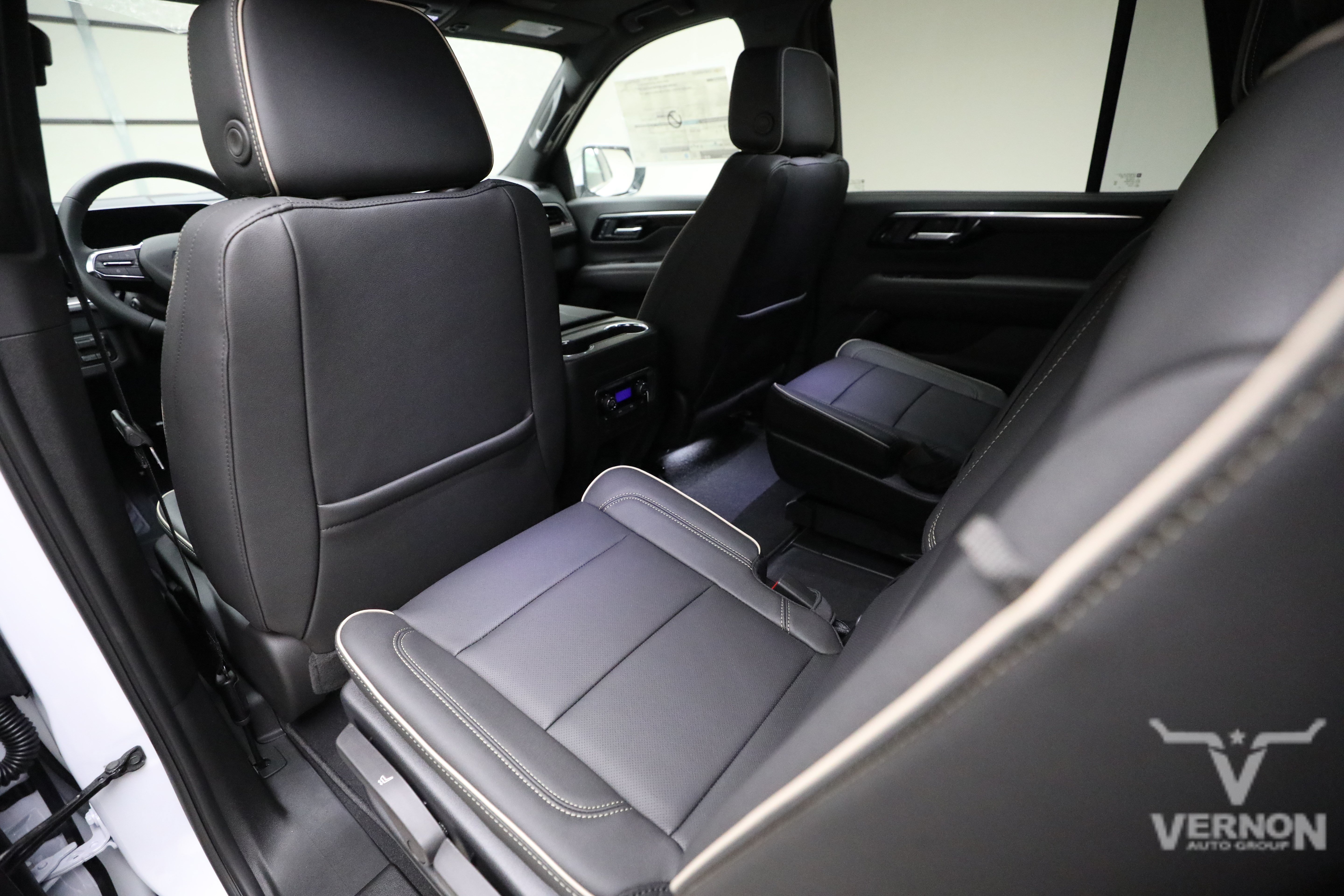 New 2026 Chevrolet Tahoe Premier w/ Sun And Tow Package AWD/4WD image 9