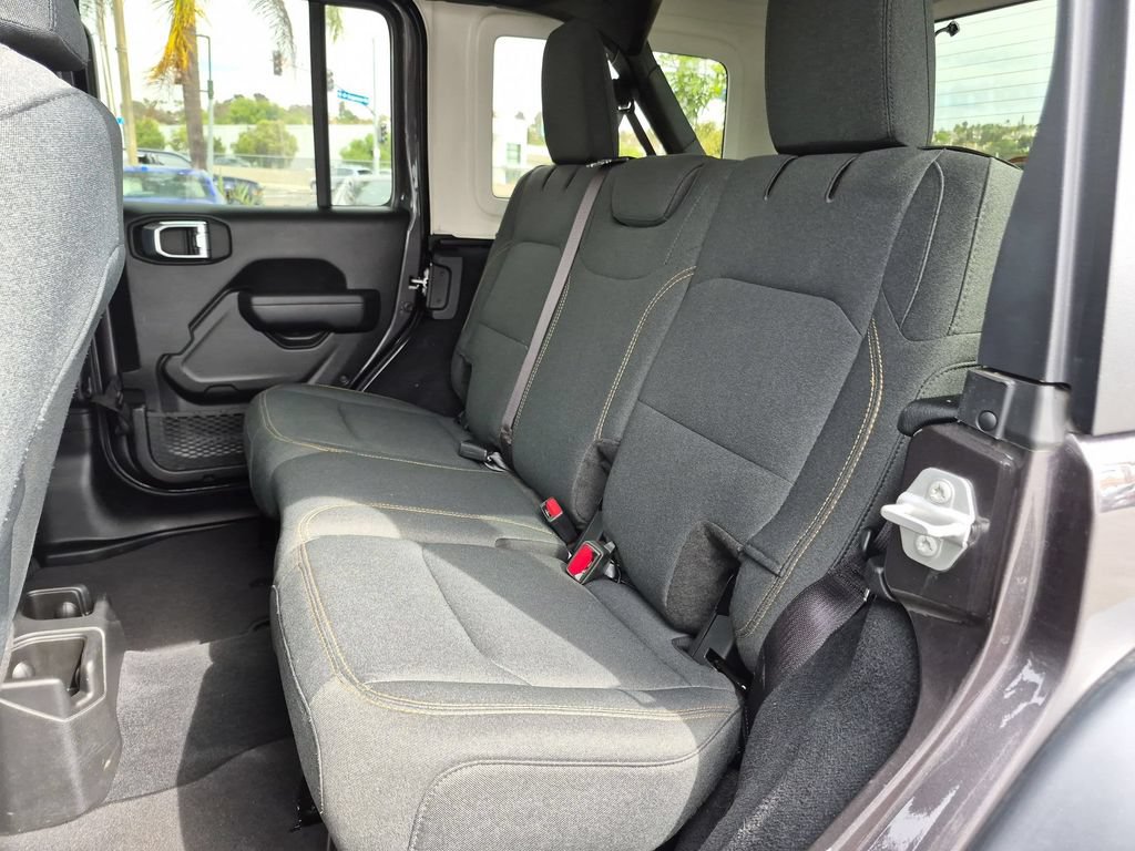 Used 2025 Jeep Wrangler Unlimited Sport AWD/4WD image 28