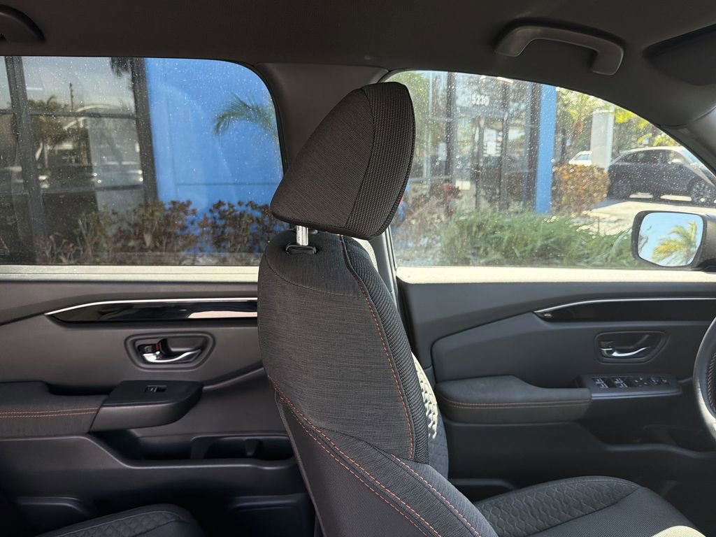 Certified 2023 Honda Pilot Sport image 16