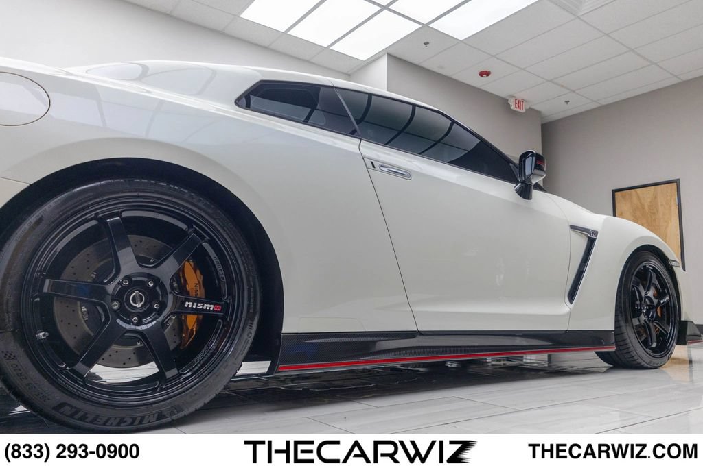 Used 2018 Nissan GT-R NISMO AWD/4WD image 35
