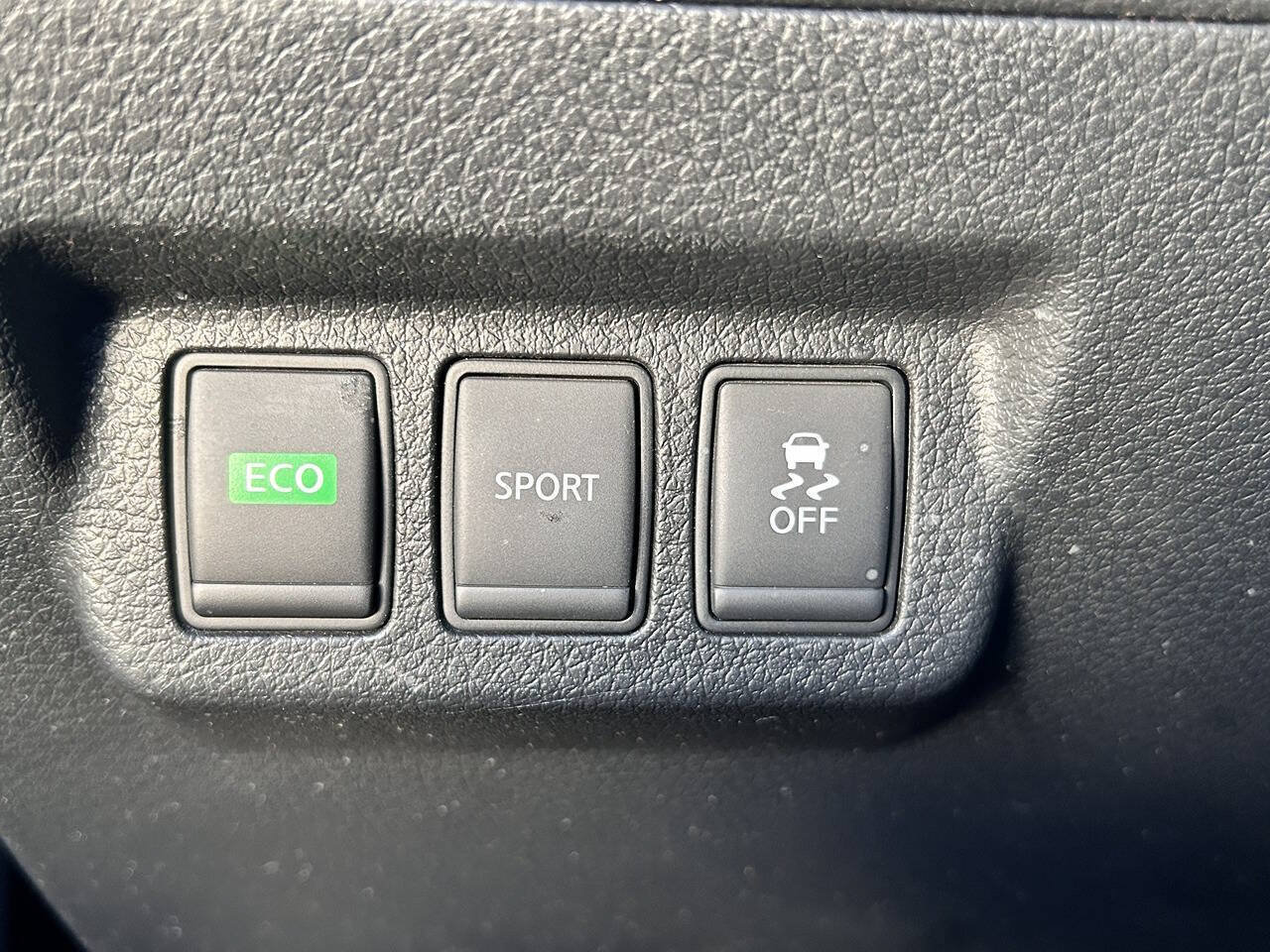 Used 2016 Nissan Sentra SR FWD image 25