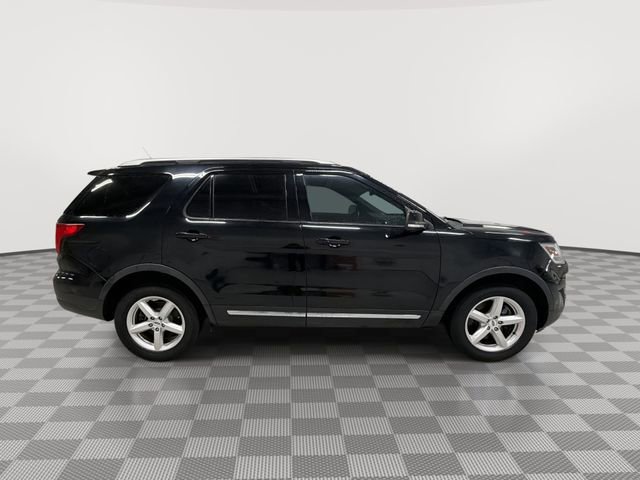 Used 2018 Ford Explorer XLT w/ Equipment Group 202A image 12