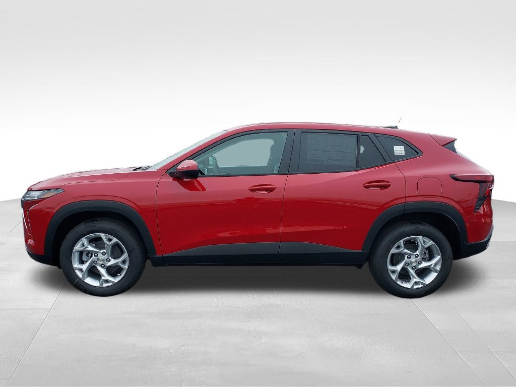 New 2026 Chevrolet Trax LS w/ LS Convenience Package FWD image 2