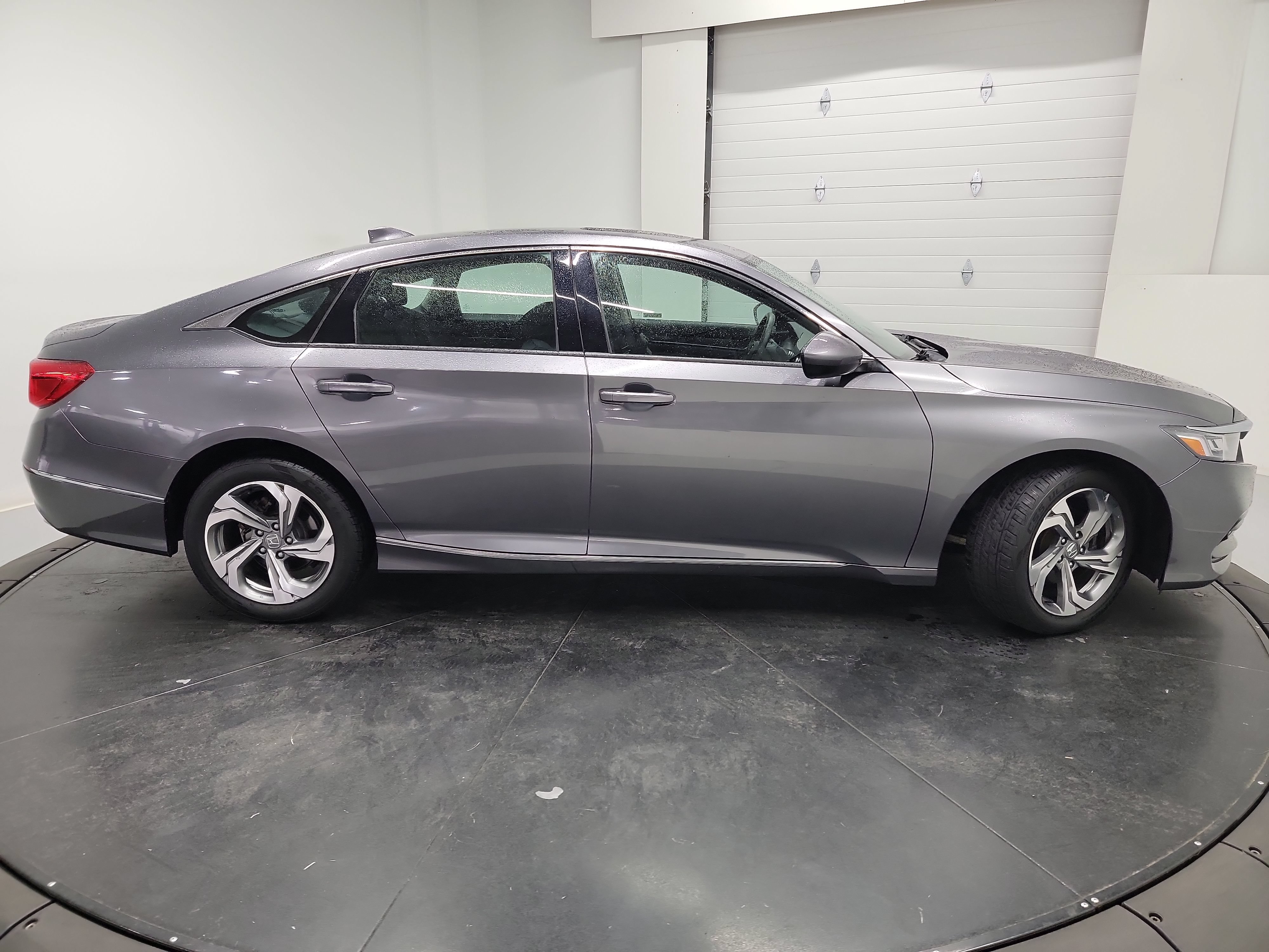 Used 2018 Honda Accord EX image 11
