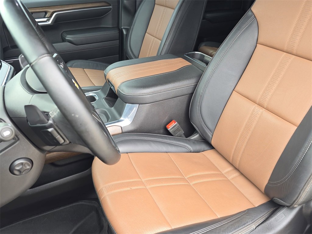 Used 2024 Chevrolet Silverado 1500 High Country w/ Technology Package image 15