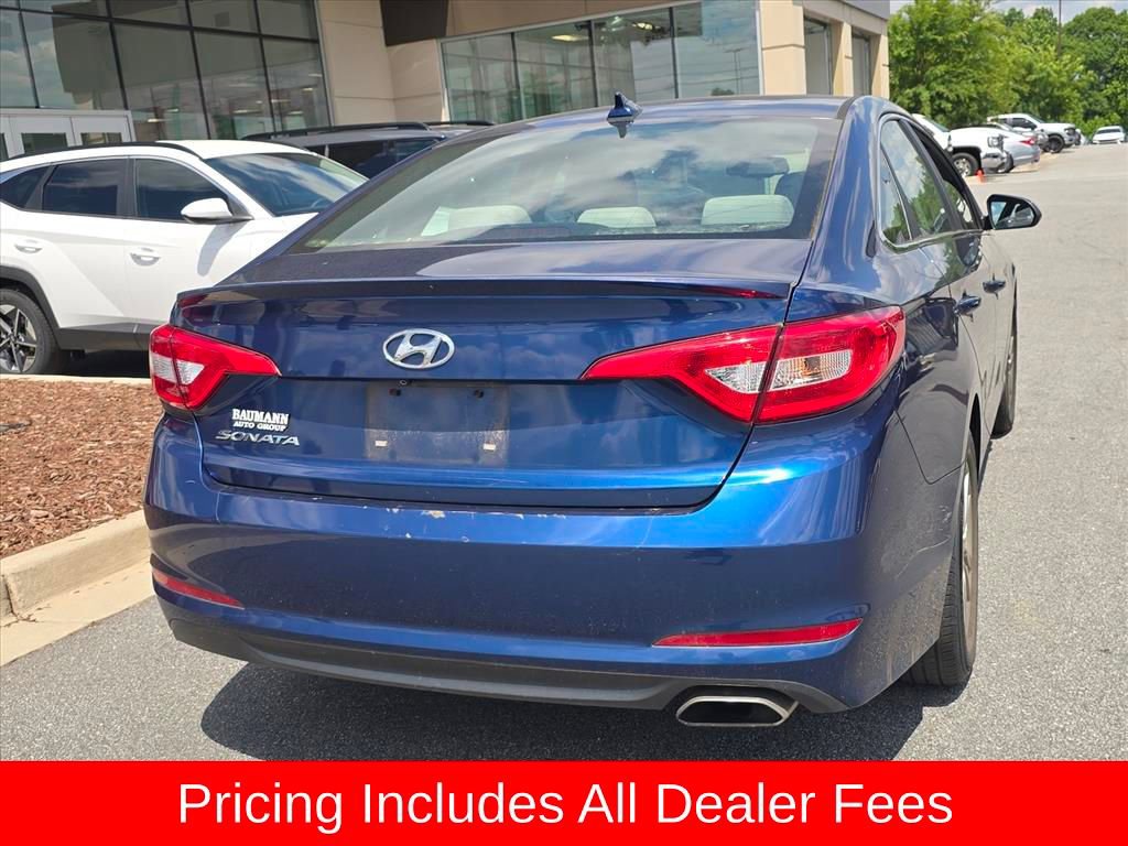Used 2017 Hyundai Sonata SE w/ Cargo Package FWD image 3