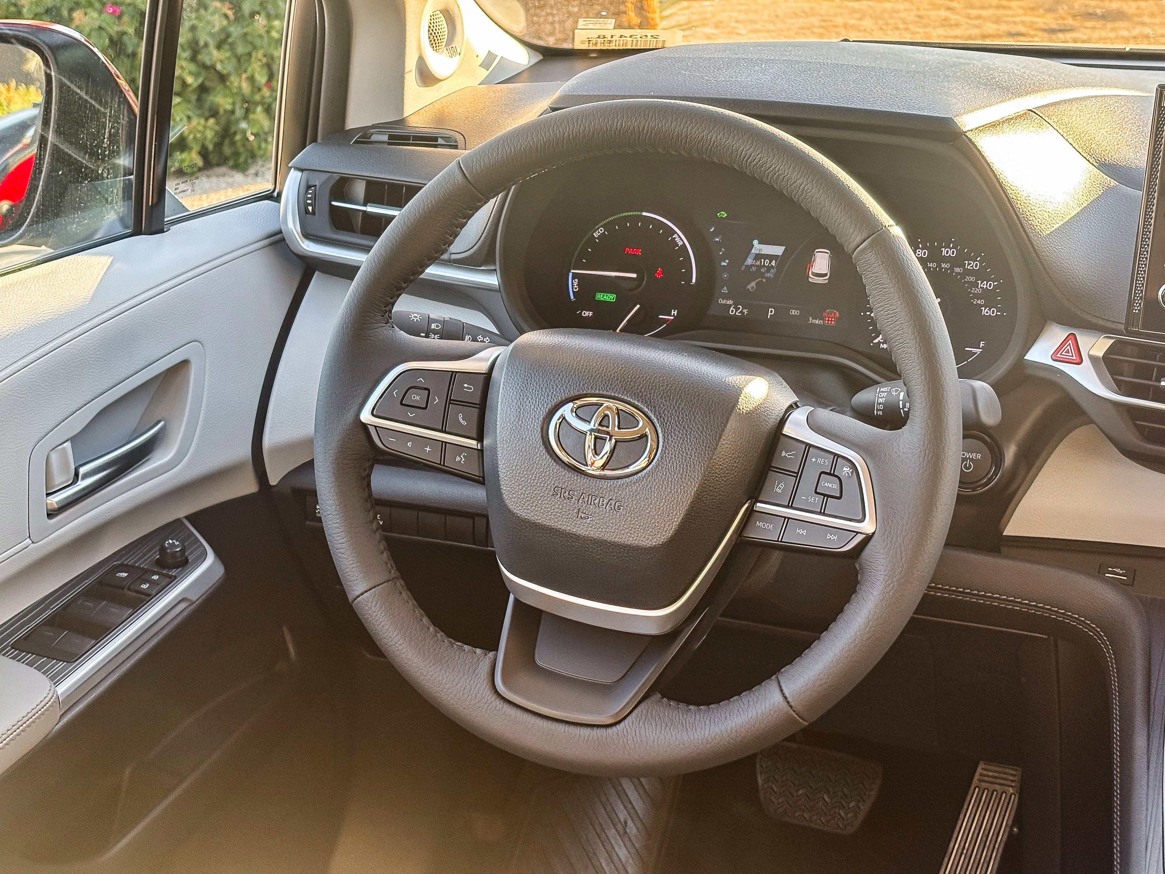 New 2026 Toyota Sienna XLE FWD image 18