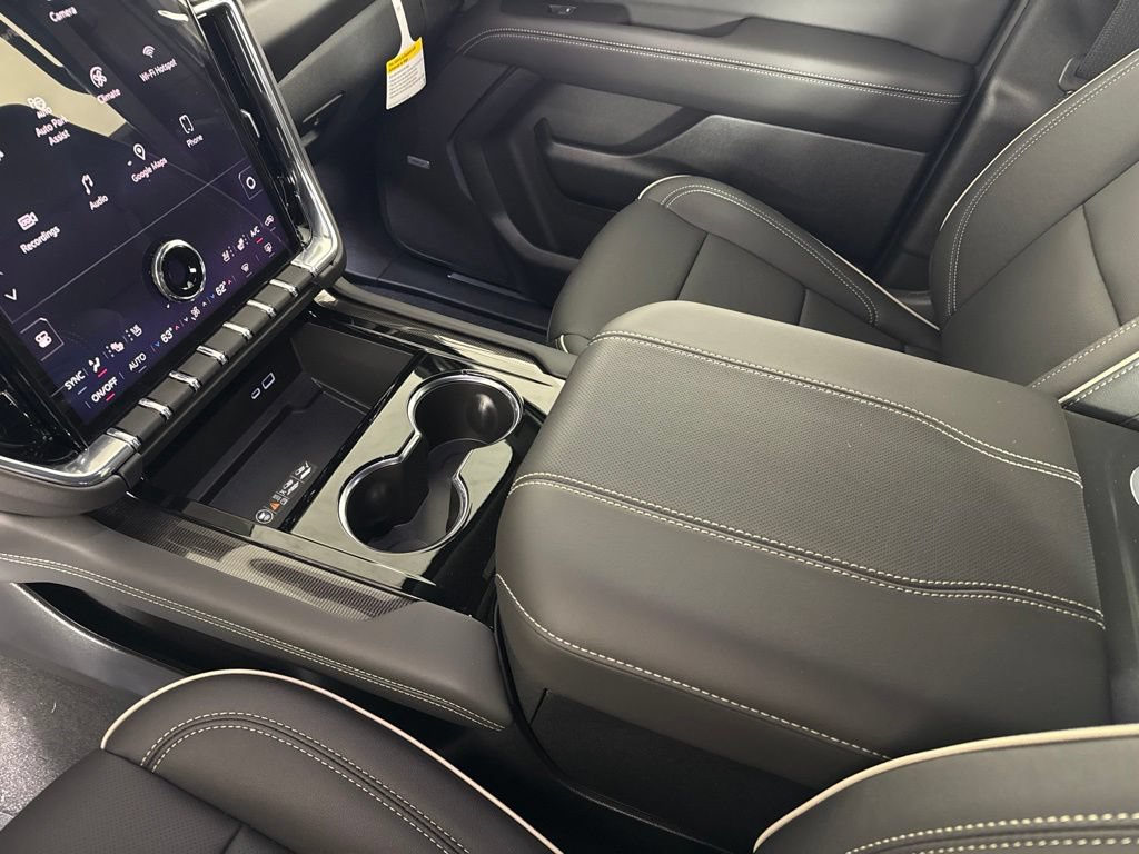 New 2026 GMC Yukon XL Elevation w/ Elevation Premium Package AWD/4WD image 20