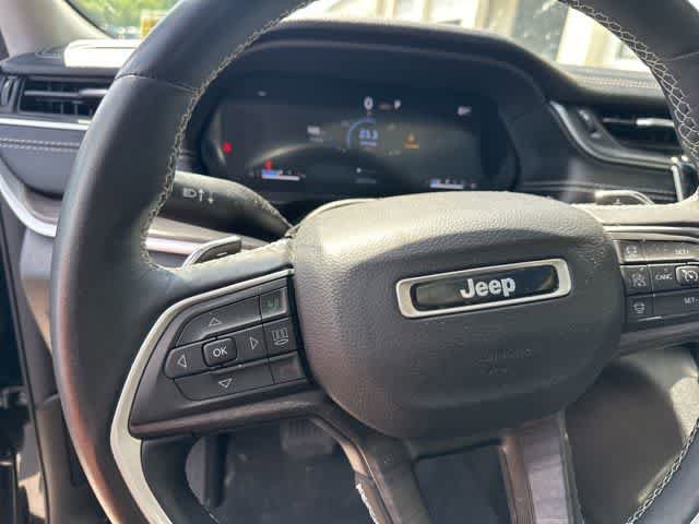 Used 2022 Jeep Grand Cherokee Limited AWD/4WD image 10