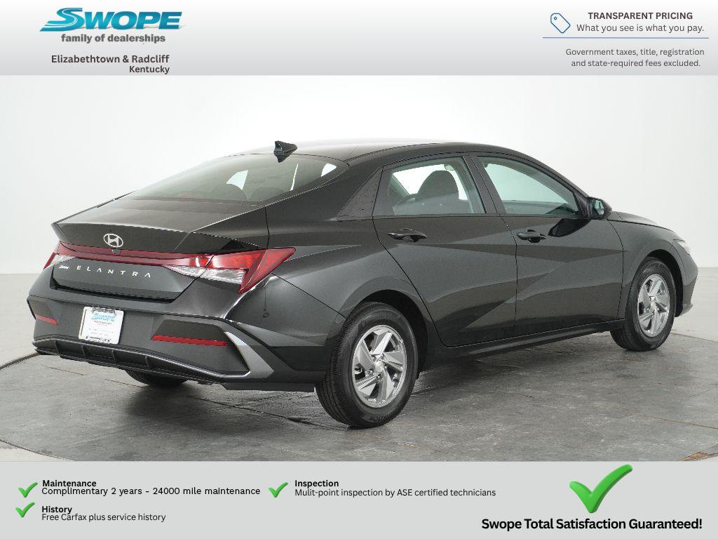 New 2026 Hyundai Elantra SE FWD image 3