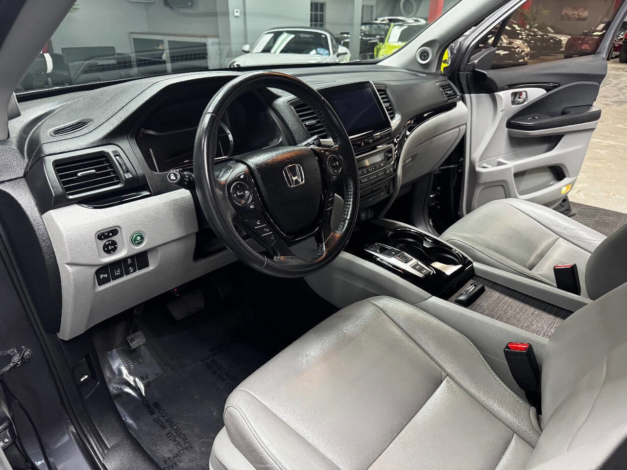 Used 2017 Honda Pilot Touring image 34