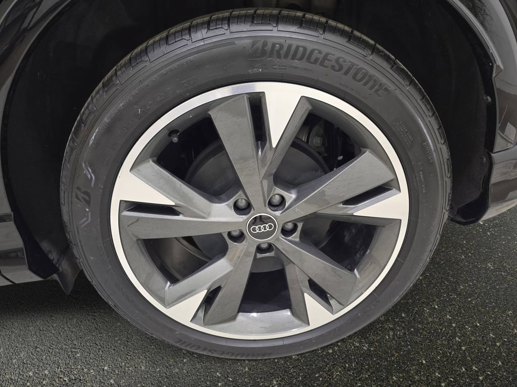 Used 2024 Audi Q4 e-tron Premium Plus AWD/4WD image 37
