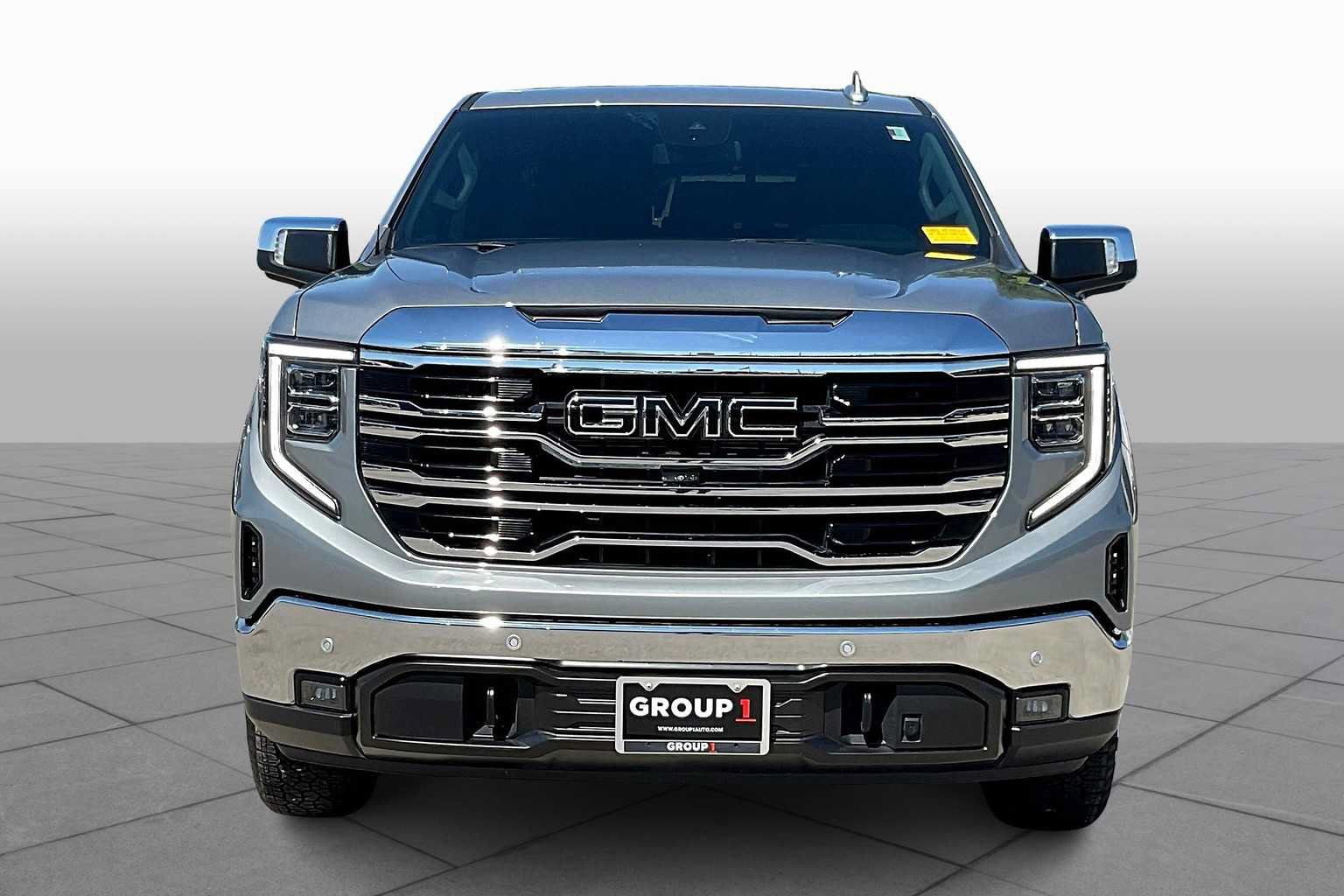 Used 2025 GMC Sierra 1500 SLT AWD/4WD image 4