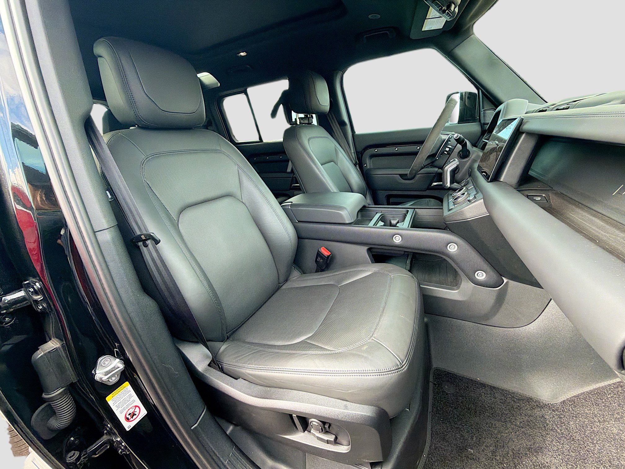 Used 2024 Land Rover Defender 110 V8 image 15