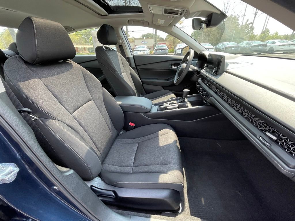 Certified 2025 Honda Accord SE image 32