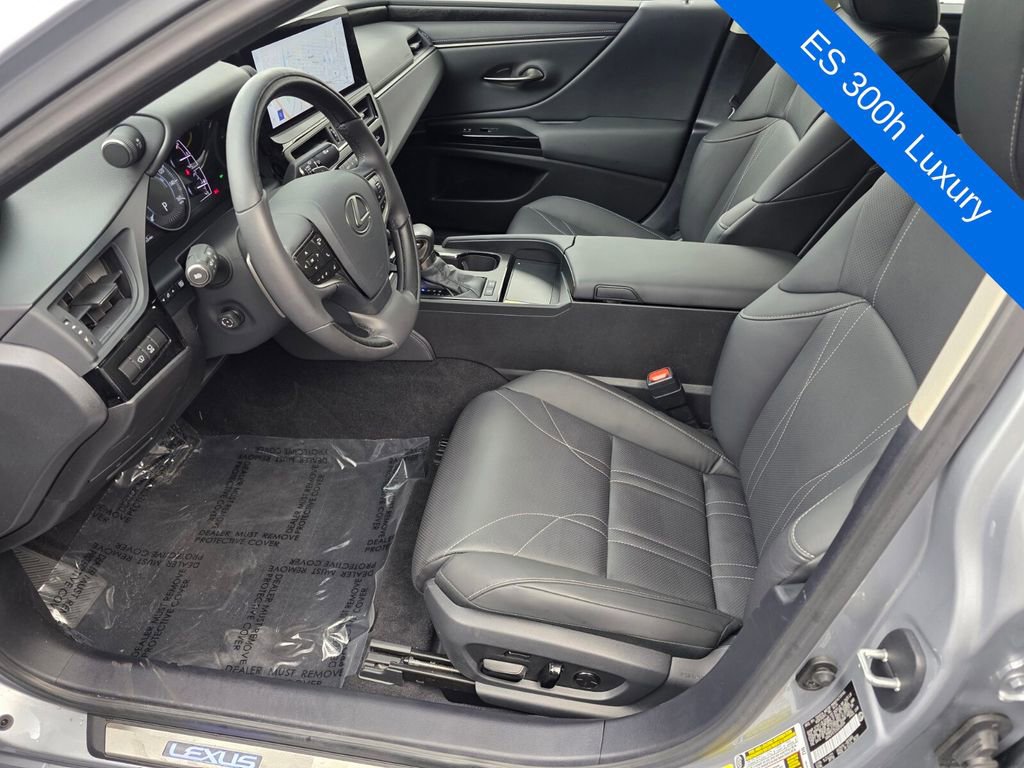 Used 2025 Lexus ES 300h w/ Technology Package image 9