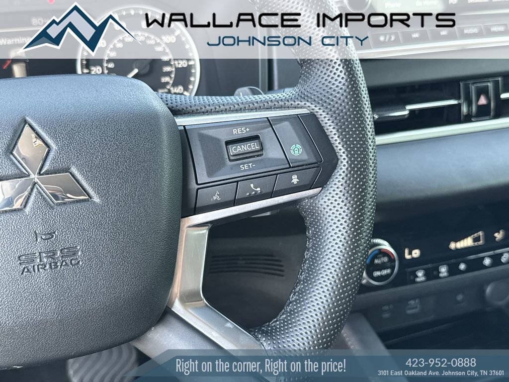 Used 2022 Mitsubishi Outlander SE image 32