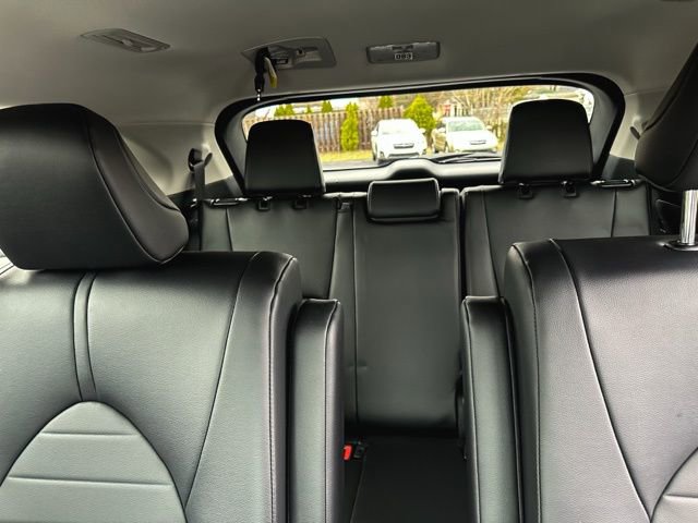 Used 2024 Toyota Highlander XLE image 24
