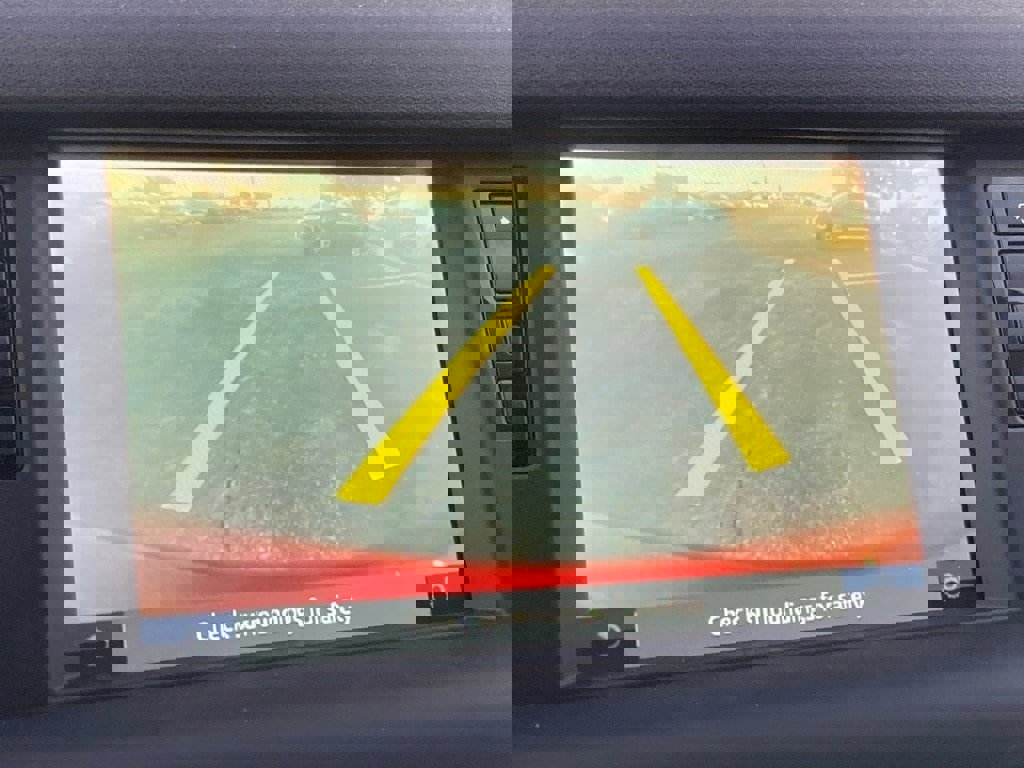 Used 2018 Land Rover Discovery Sport HSE image 24