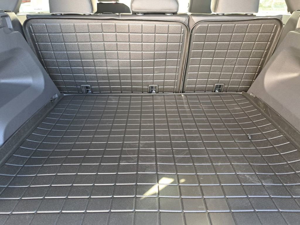 New 2026 Volkswagen Atlas Cross Sport SEL Premium R-Line image 23