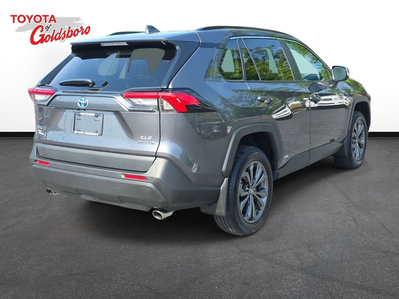 Used 2024 Toyota RAV4 XLE Premium image 5