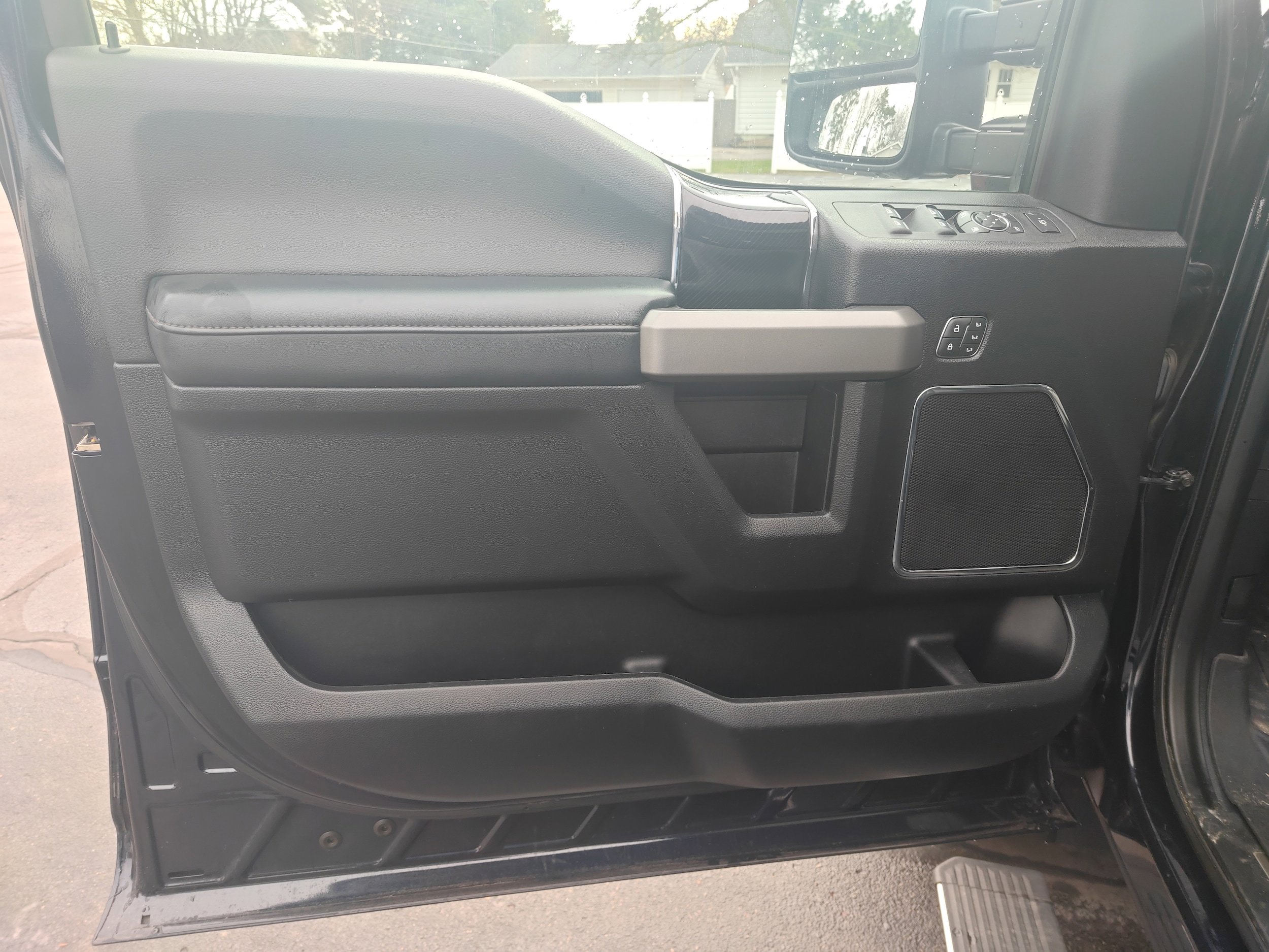 Used 2021 Ford F250 Platinum w/ FX4 Off-Road Package AWD/4WD image 14