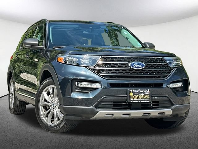 Certified 2022 Ford Explorer XLT w/ Equipment Group 202A AWD/4WD image 2