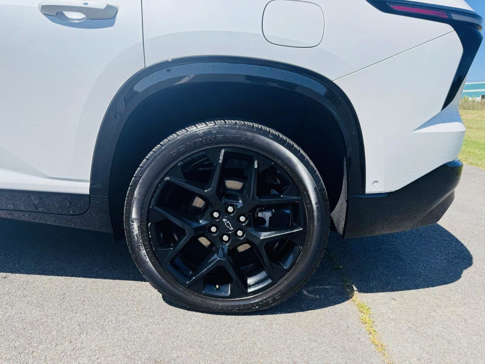 Used 2024 Chevrolet Traverse RS image 48