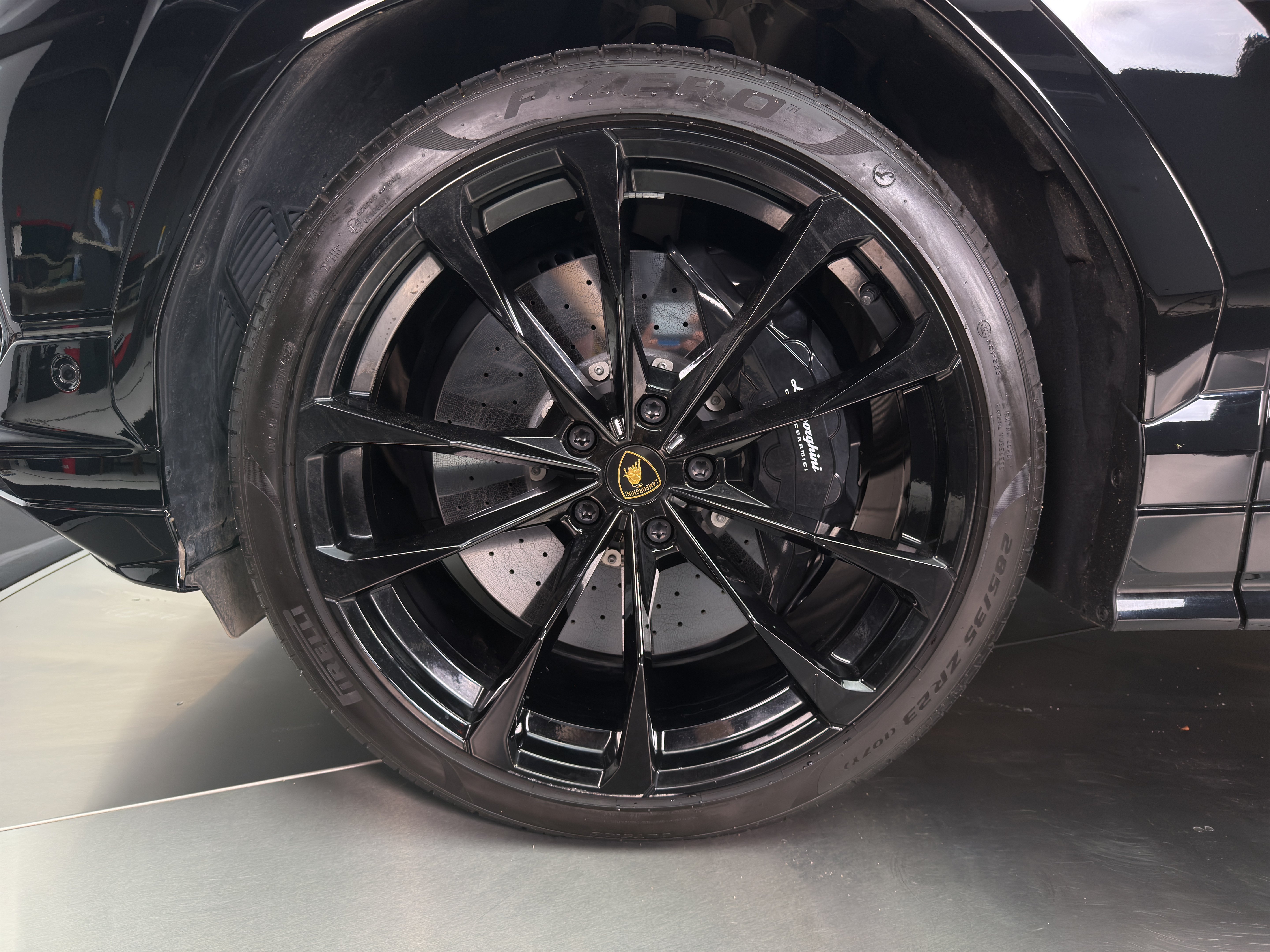 Used 2023 Lamborghini Urus S AWD/4WD image 13