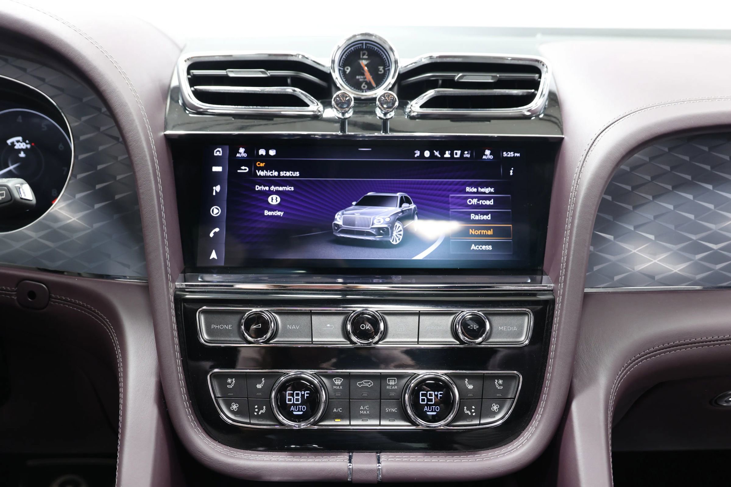 Used 2023 Bentley Bentayga Extended Wheelbase image 34