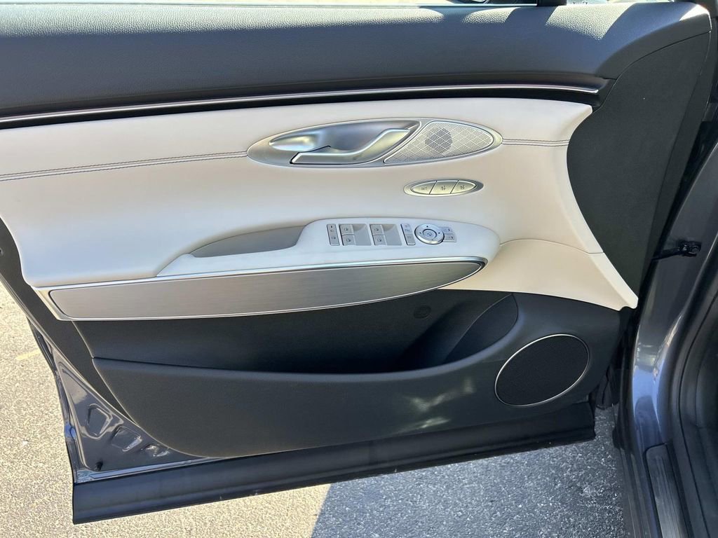 New 2026 Genesis GV70 2.5T Select image 15