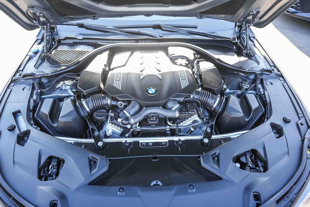 Used 2025 BMW M850i xDrive Convertible AWD/4WD image 30