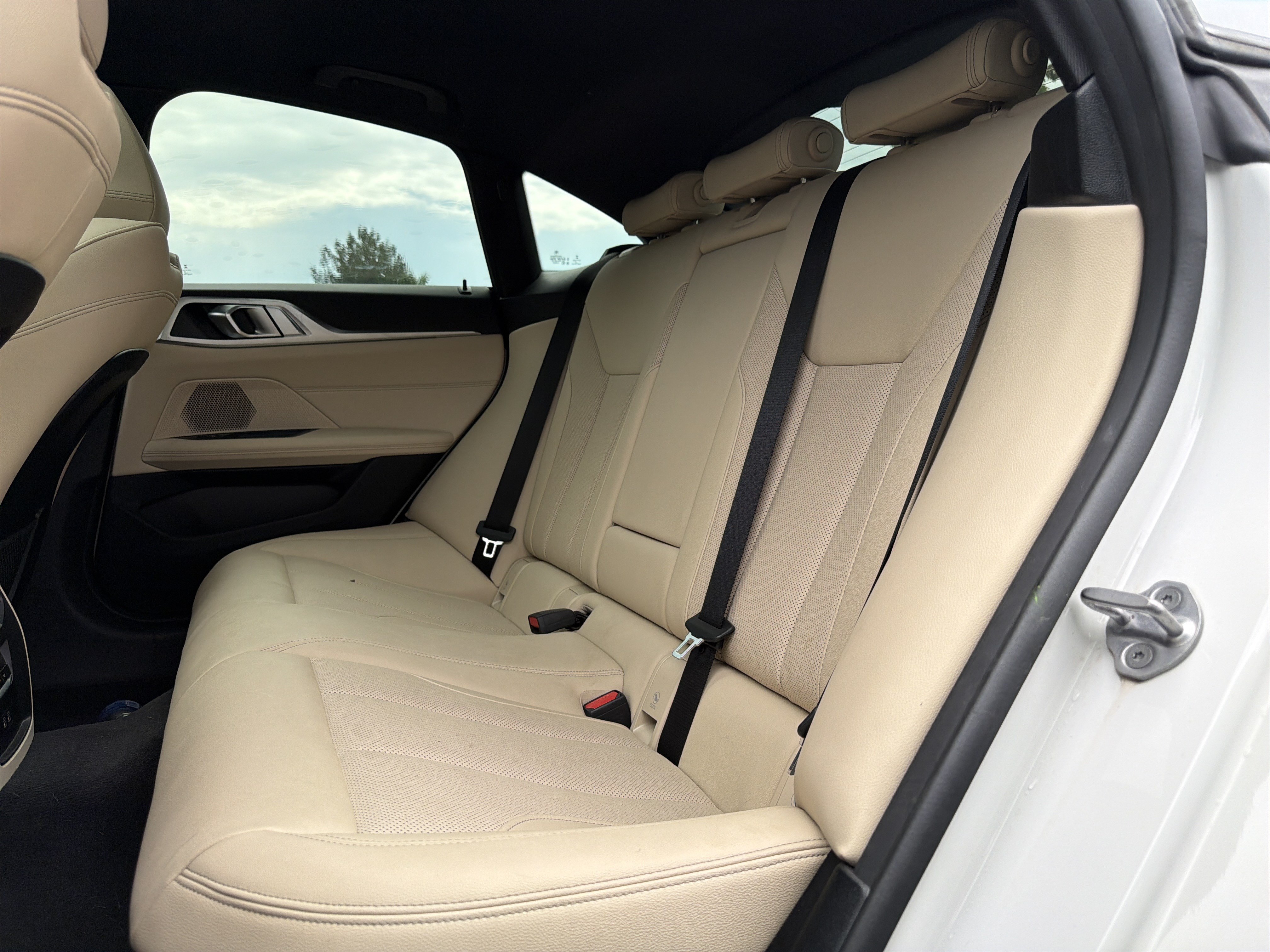 Used 2023 BMW i4 eDrive40 RWD image 8