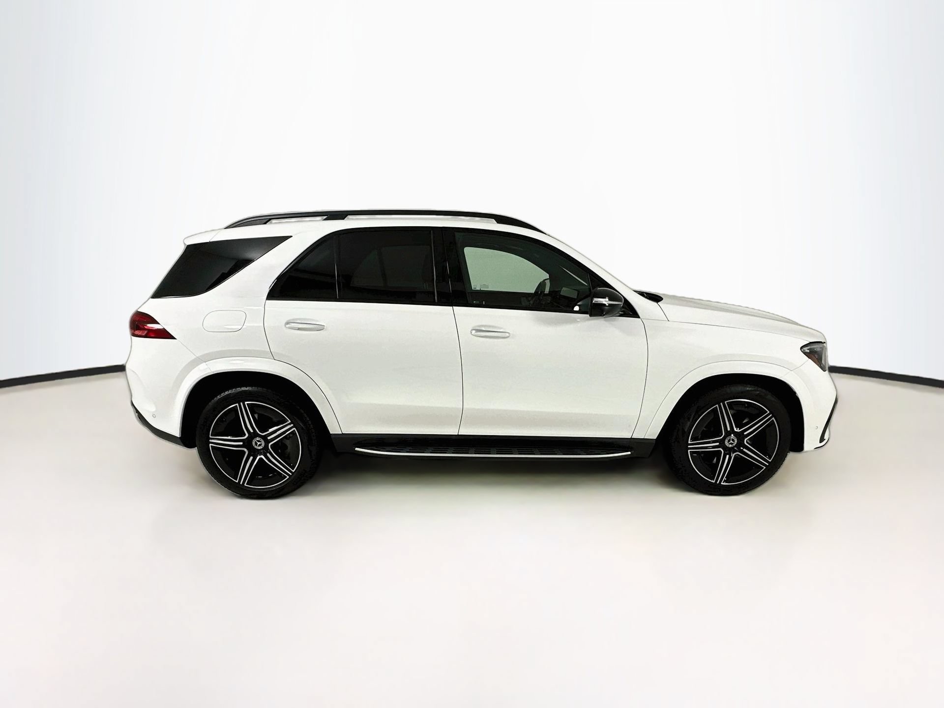 Used 2024 Mercedes-Benz GLE 450e 4MATIC image 9