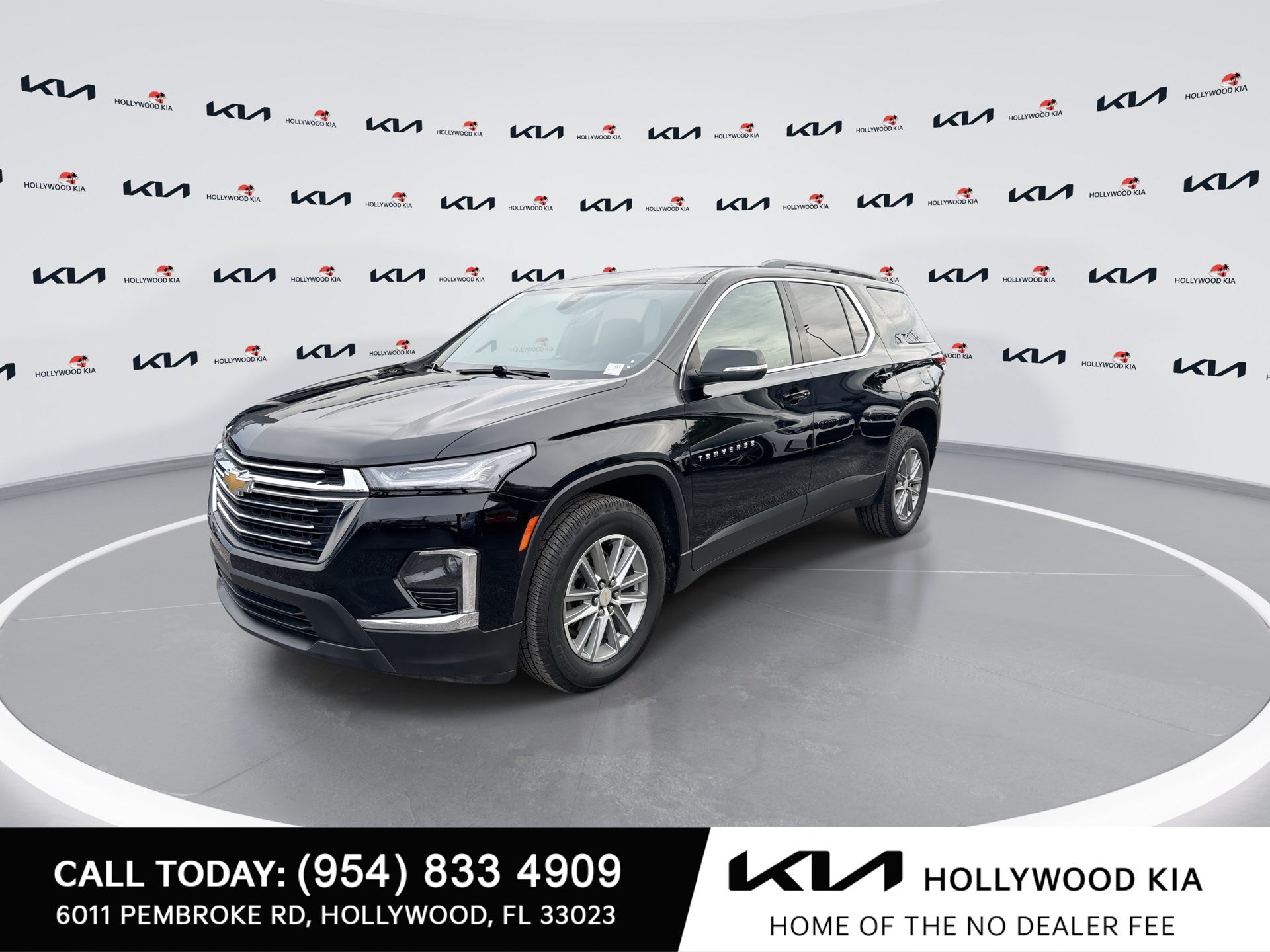 Used 2023 Chevrolet Traverse LT w/ LPO, Cargo Package AWD/4WD image 4