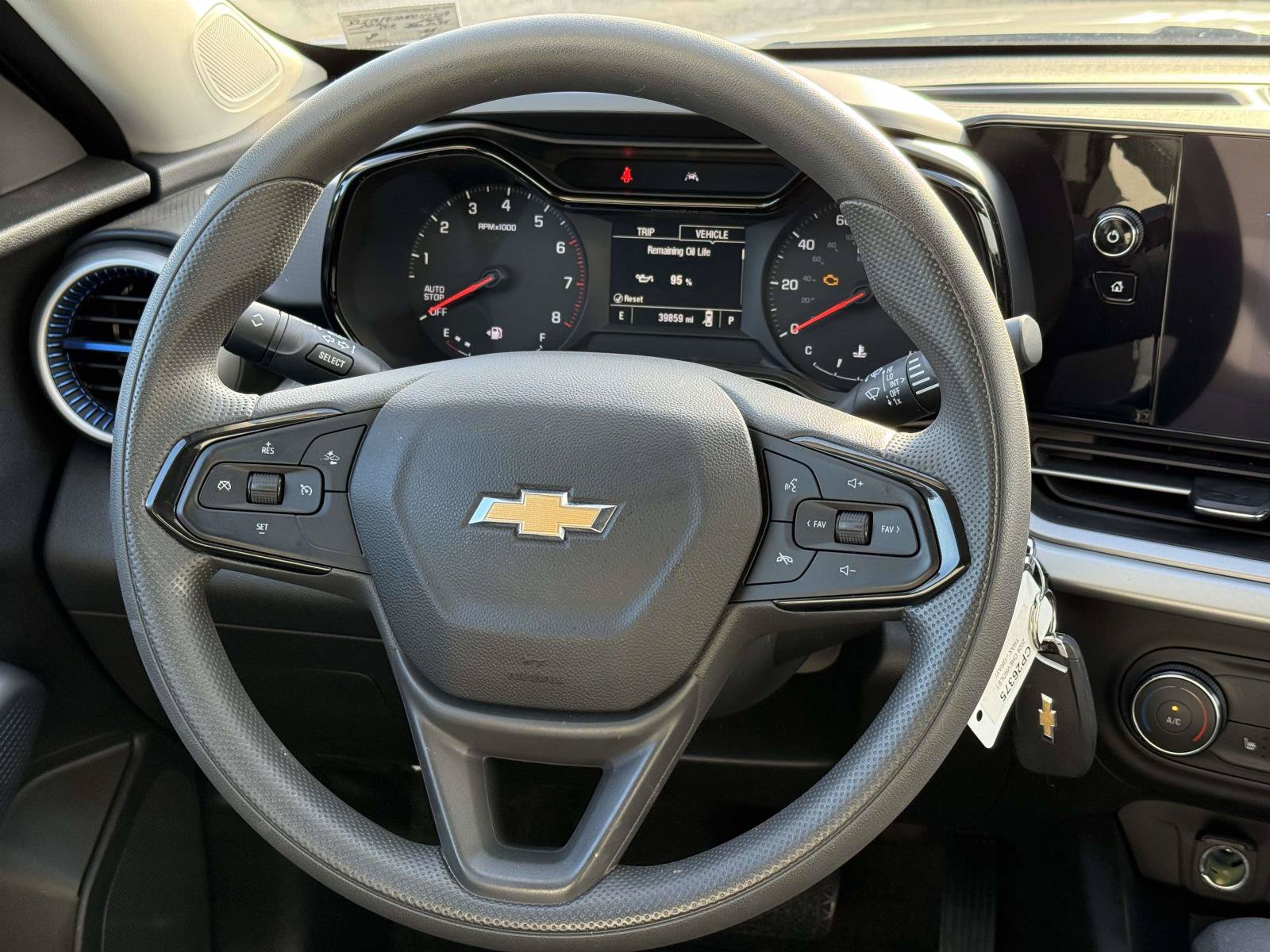Used 2024 Chevrolet Trax LS w/ LS Convenience Package FWD image 9