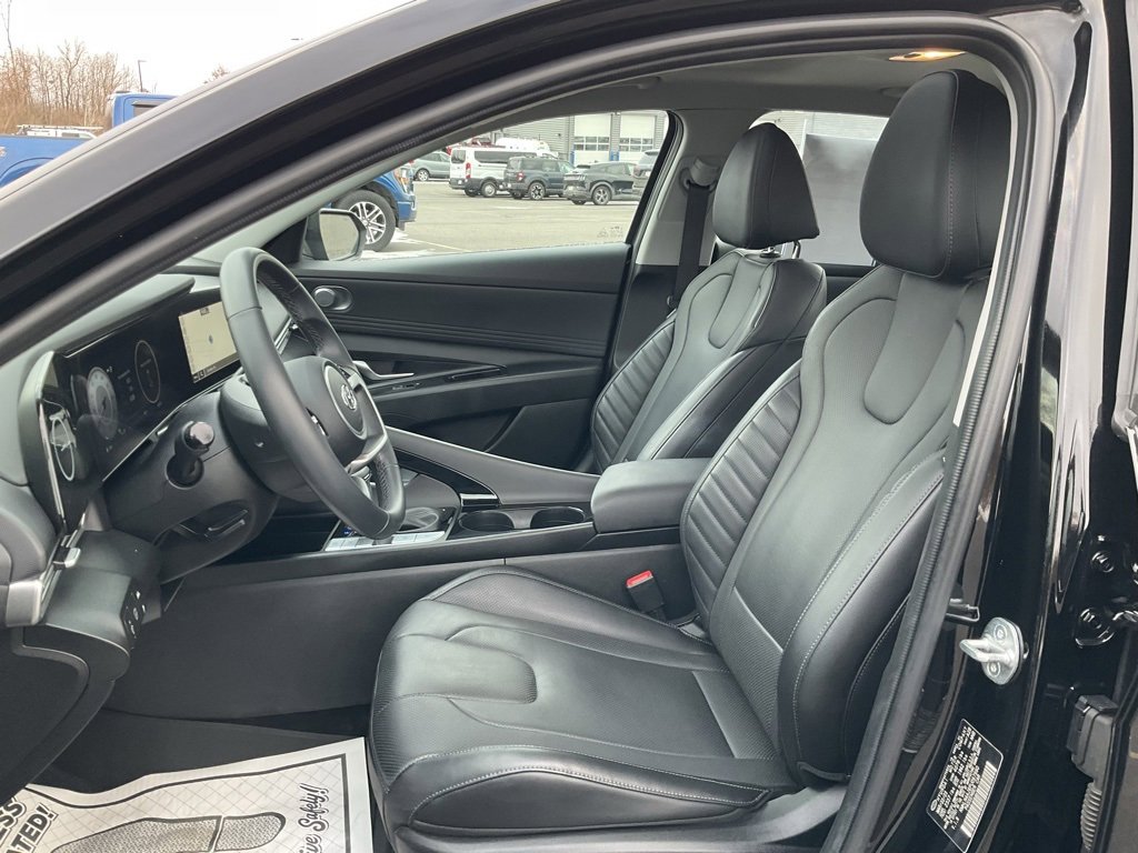 Used 2023 Hyundai Elantra Limited image 20