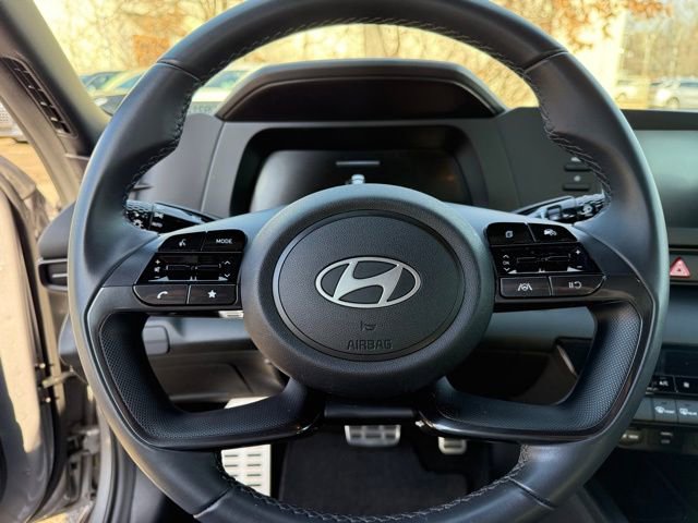 Certified 2025 Hyundai Elantra Sport image 13