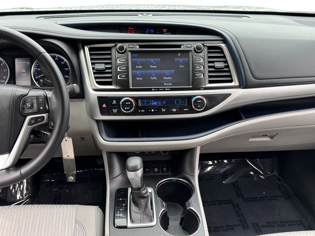 Used 2017 Toyota Highlander Plus AWD/4WD image 11