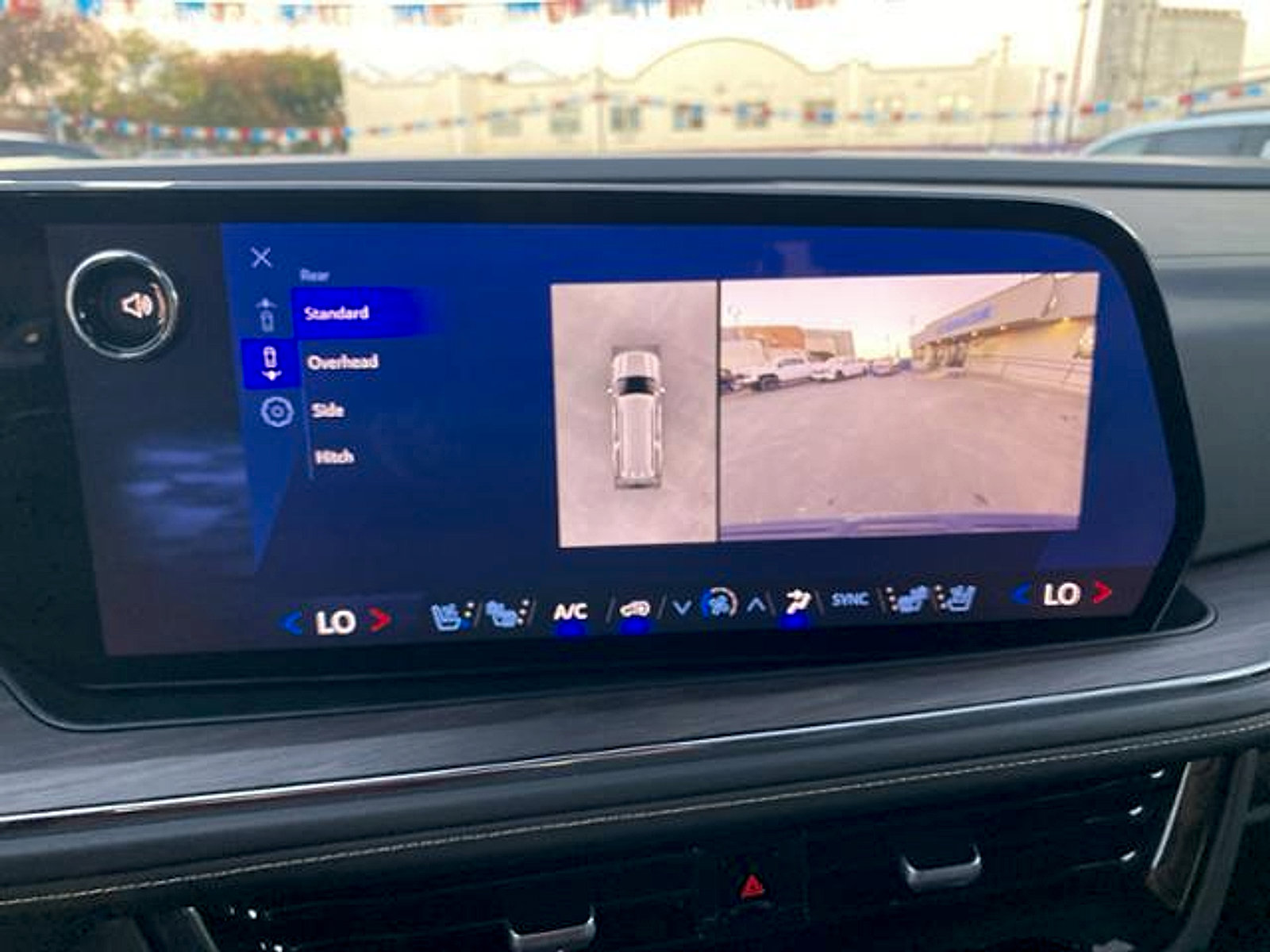 Used 2025 Chevrolet Suburban Premier image 31