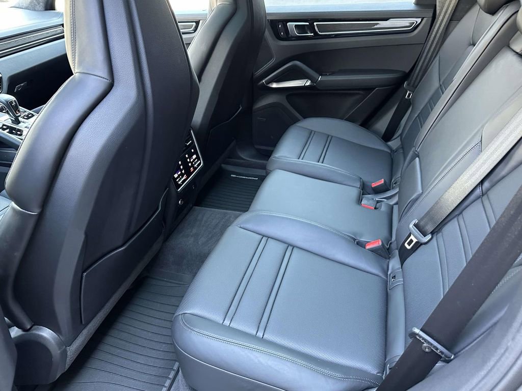 Certified 2023 Porsche Cayenne Turbo image 14
