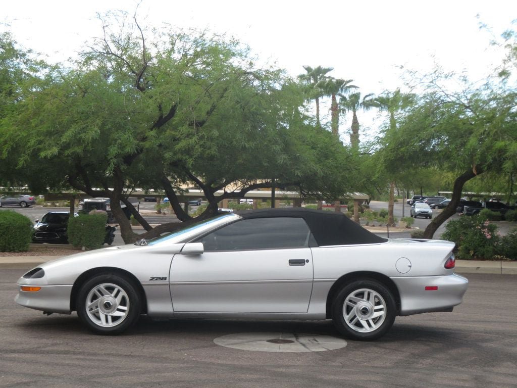 Used 1995 Chevrolet Camaro Z28 RWD image 2