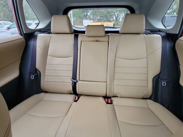 Used 2023 Toyota RAV4 XLE Premium image 5