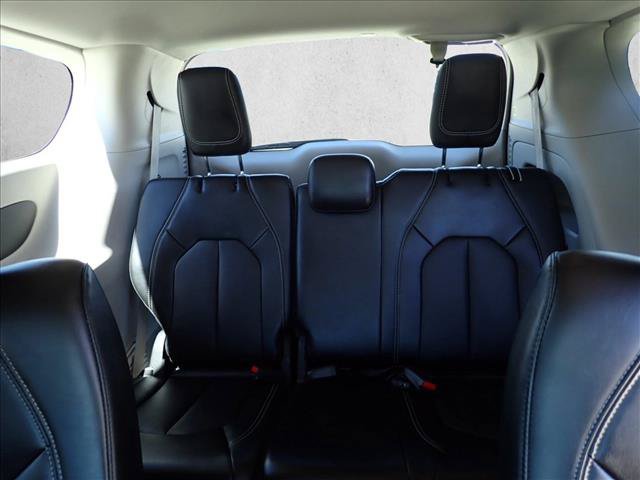 Used 2024 Chrysler Pacifica Touring-L FWD image 12